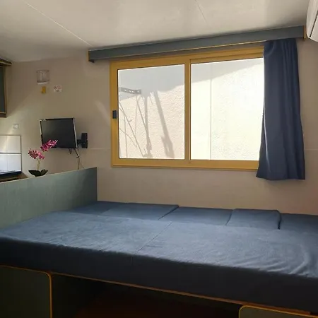 캠프장 Bungalow At Lake Lugano
