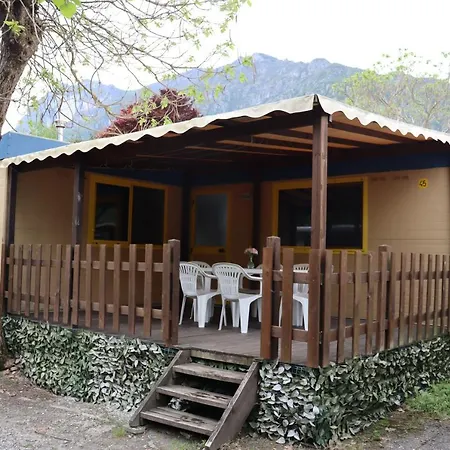 Bungalow At Lake Lugano Campeggio *